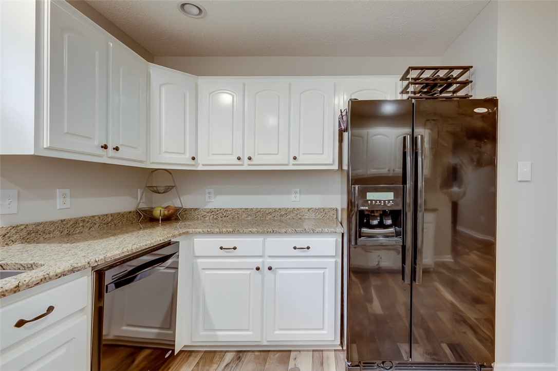 2163 Shea Lane Seneca, SC 29672 - Photo 14 of 31 This kitchen offers lots of granite counter space