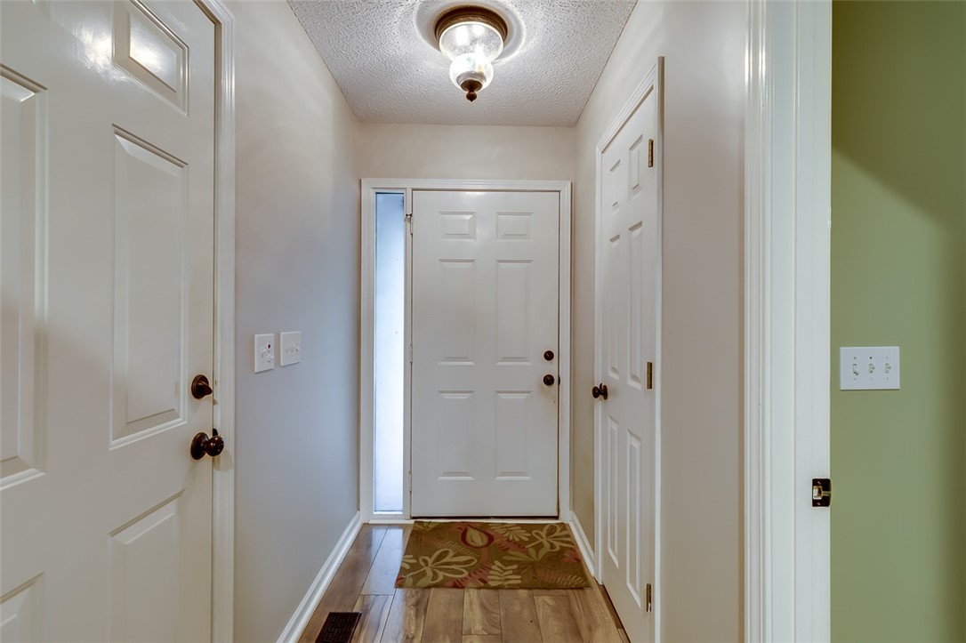 2163 Shea Lane Seneca, SC 29672 - Photo 7 of 31 Gallery Image 7