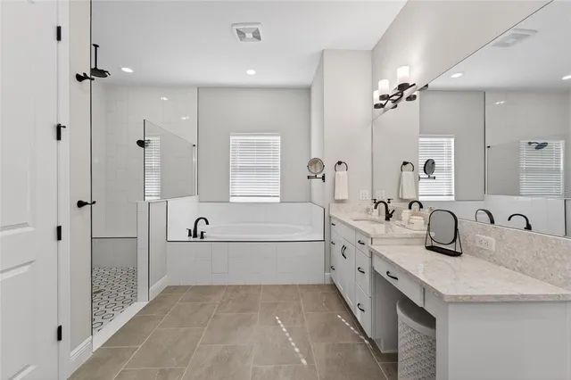 $1,420,000 | 10579 Meadowrun Drive, Lithia, FL 33547