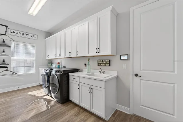 $1,420,000 | 10579 Meadowrun Drive, Lithia, FL 33547