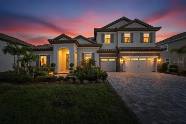 $1,420,000 | 10579 Meadowrun Drive, Lithia, FL 33547