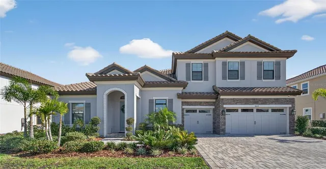 $1,420,000 | 10579 Meadowrun Drive, Lithia, FL 33547