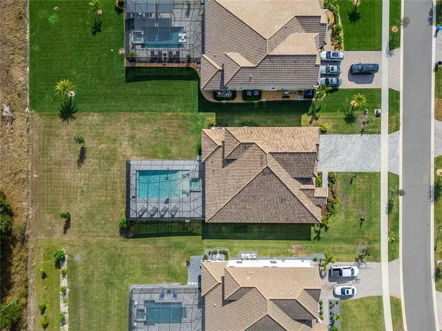 $1,420,000 | 10579 Meadowrun Drive, Lithia, FL 33547