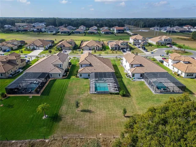 $1,420,000 | 10579 Meadowrun Drive, Lithia, FL 33547