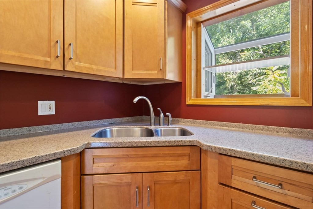 11 Shelly Road Norton, MA 02766 - Photo 11 of 35 Gallery Image 11