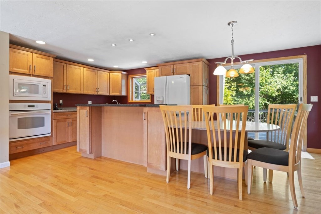 11 Shelly Road Norton, MA 02766 - Photo 7 of 35 Gallery Image 7