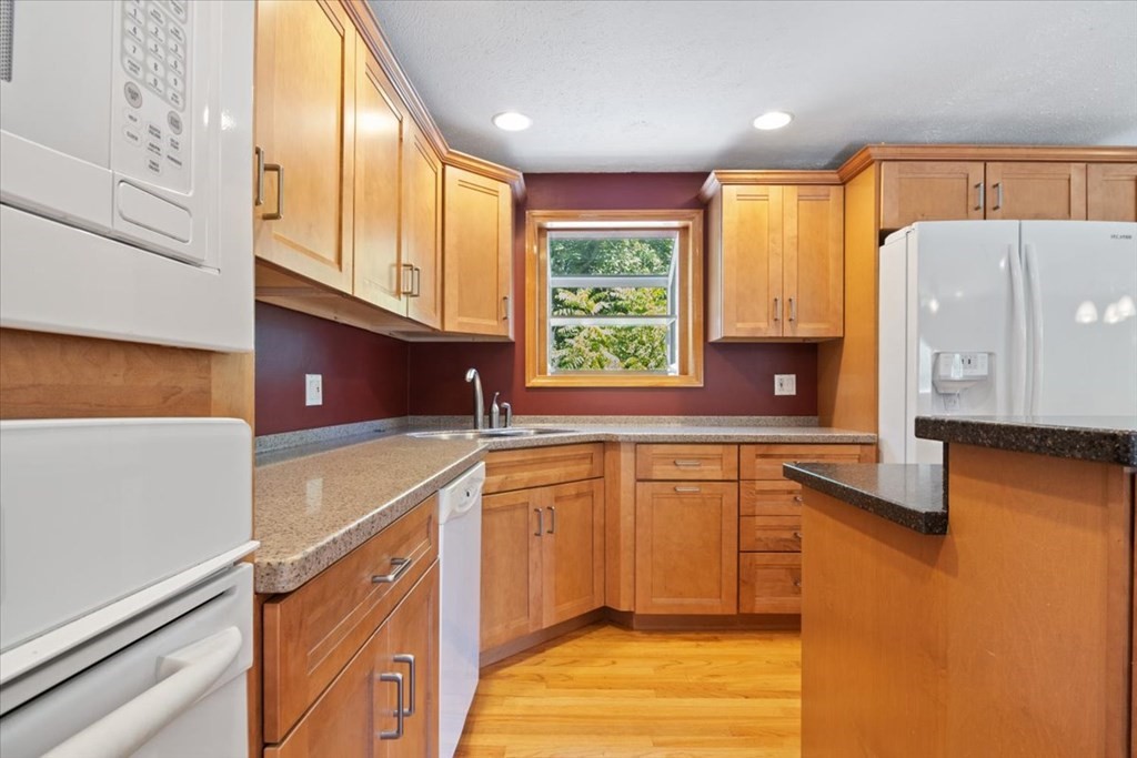 11 Shelly Road Norton, MA 02766 - Photo 9 of 35 Gallery Image 9
