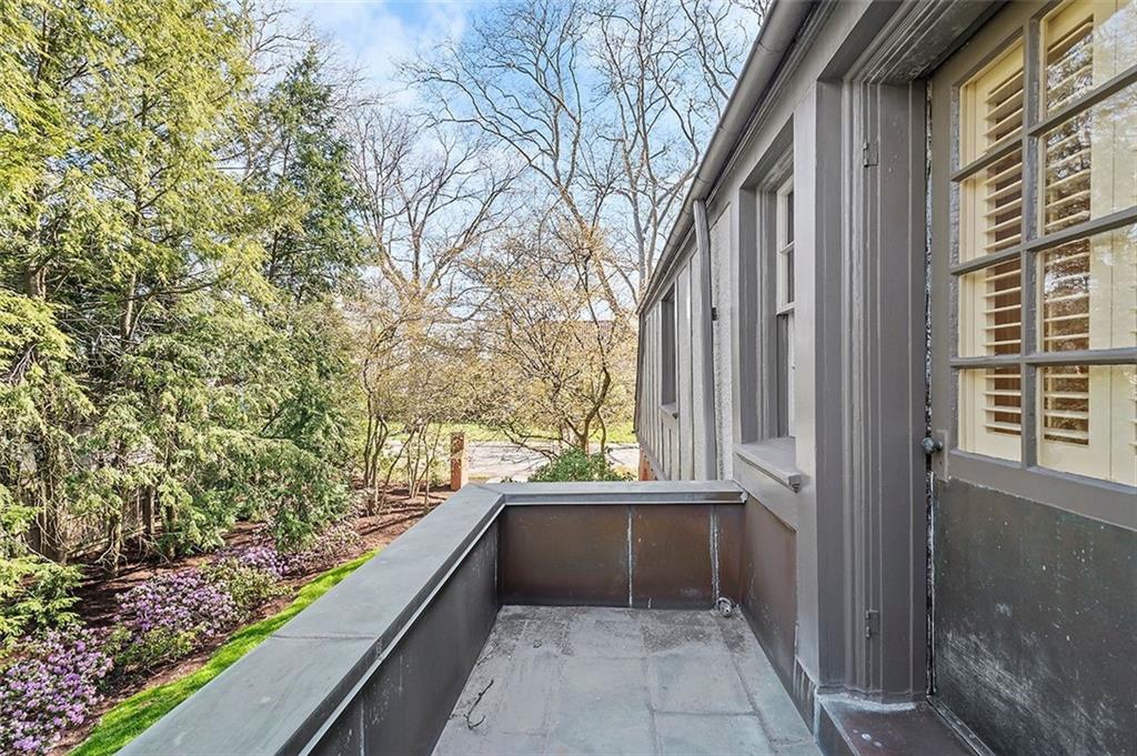 1342 Inverness Avenue Pittsburgh, PA 15217 - Photo 21 of 40 a view of balcony