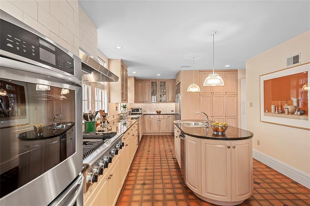 1342 Inverness Avenue Pittsburgh, PA 15217 - Photo 9 of 40