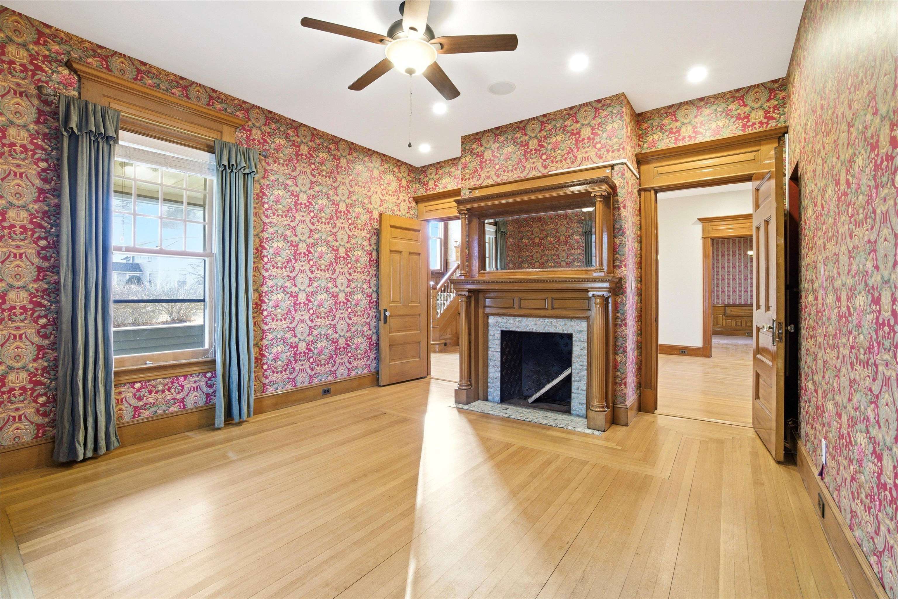 631 Lake Avenue Manchester, NH 03103 - Photo 12 of 57