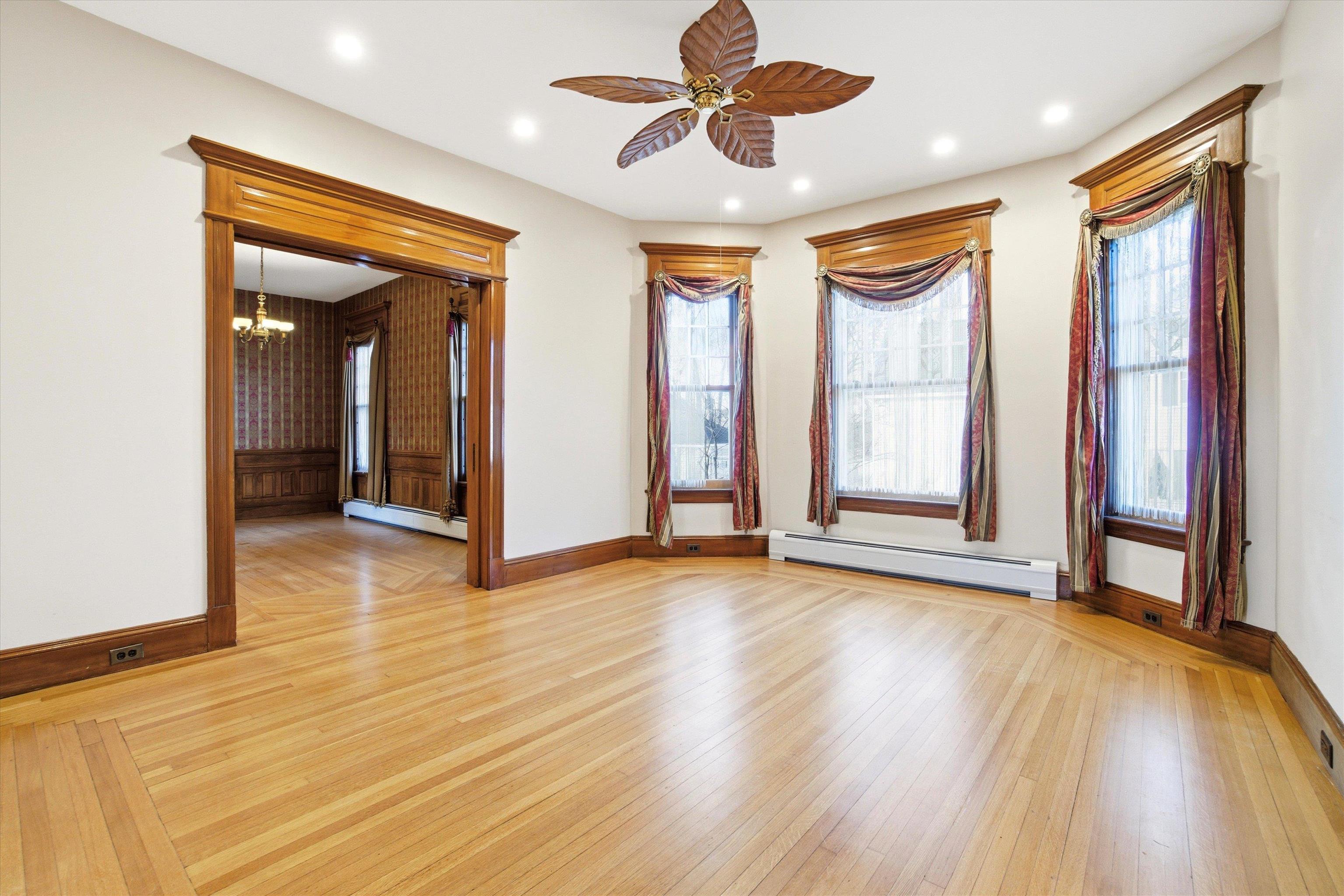 631 Lake Avenue Manchester, NH 03103 - Photo 13 of 57