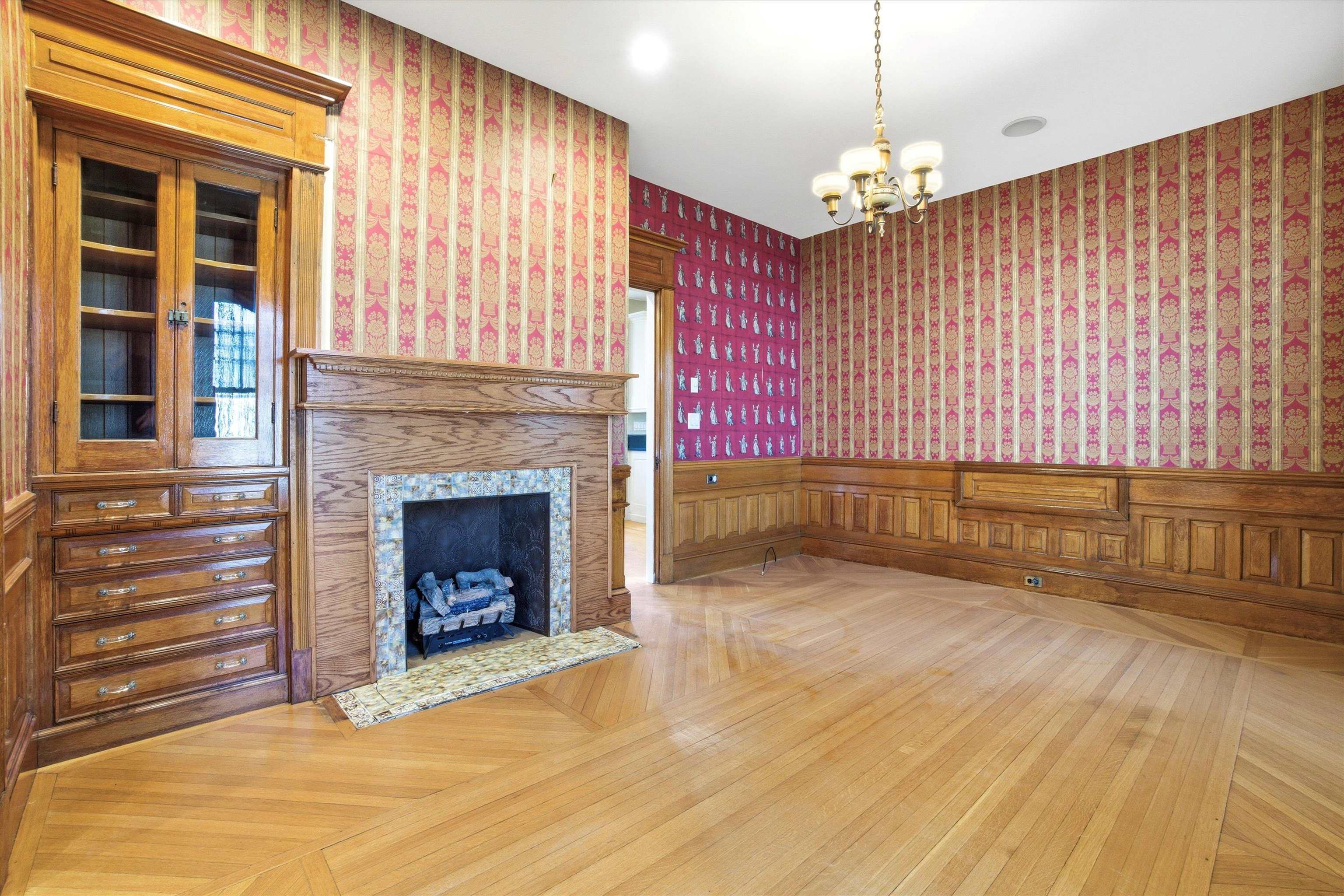 631 Lake Avenue Manchester, NH 03103 - Photo 15 of 57