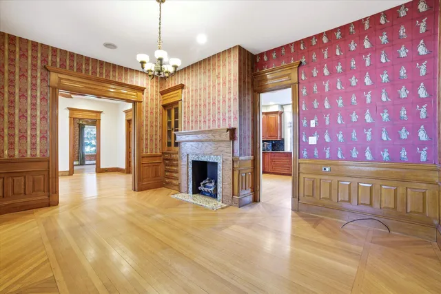 $750,000 | 631 Lake Avenue, Manchester, NH 03103