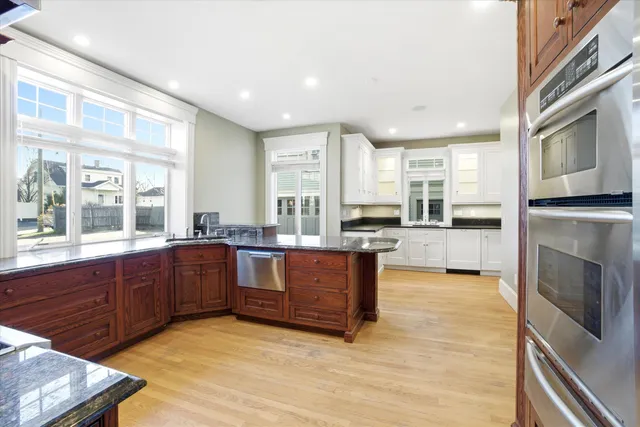 $750,000 | 631 Lake Avenue, Manchester, NH 03103