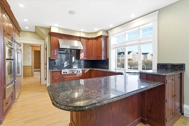 $750,000 | 631 Lake Avenue, Manchester, NH 03103