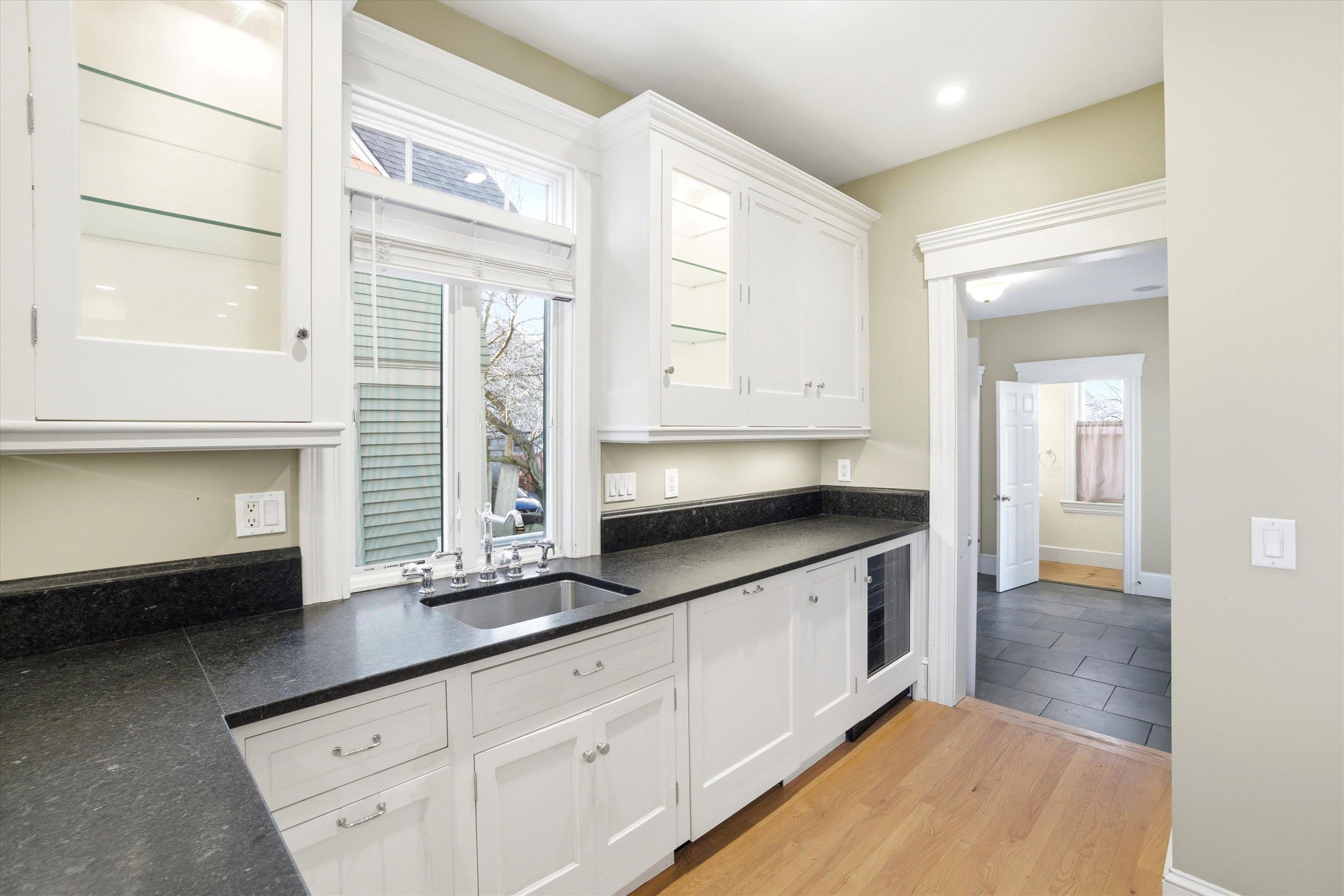 631 Lake Avenue Manchester, NH 03103 - Photo 24 of 57