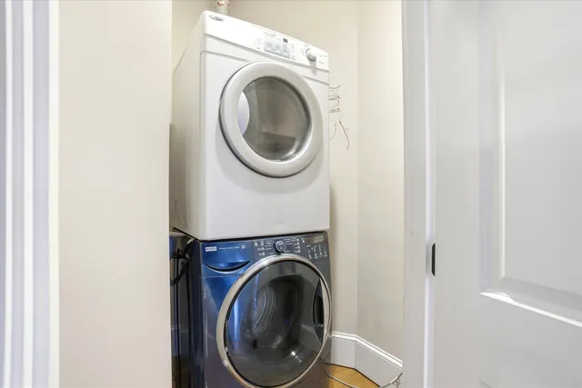 $750,000 | 631 Lake Avenue, Manchester, NH 03103