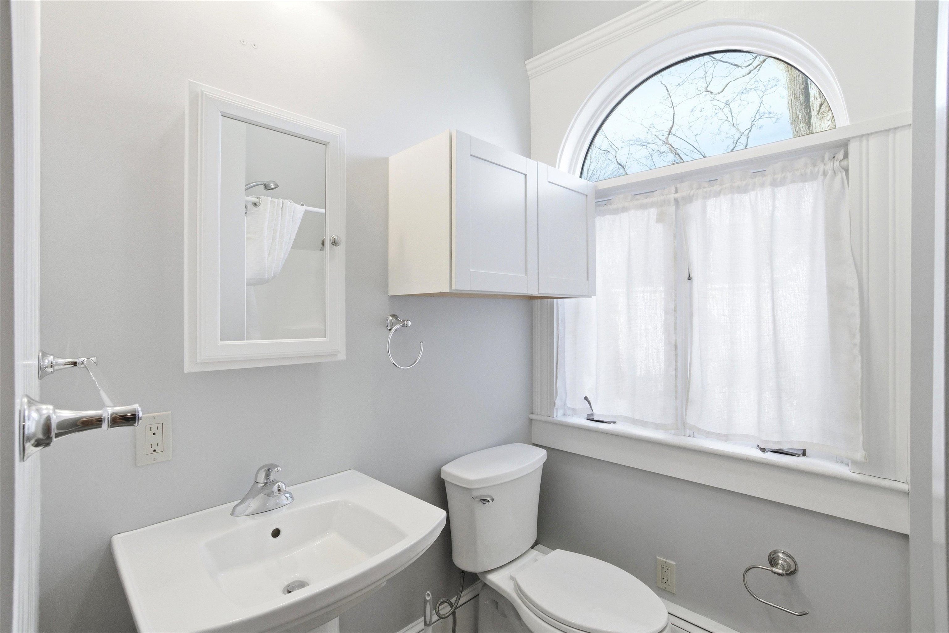 631 Lake Avenue Manchester, NH 03103 - Photo 31 of 57