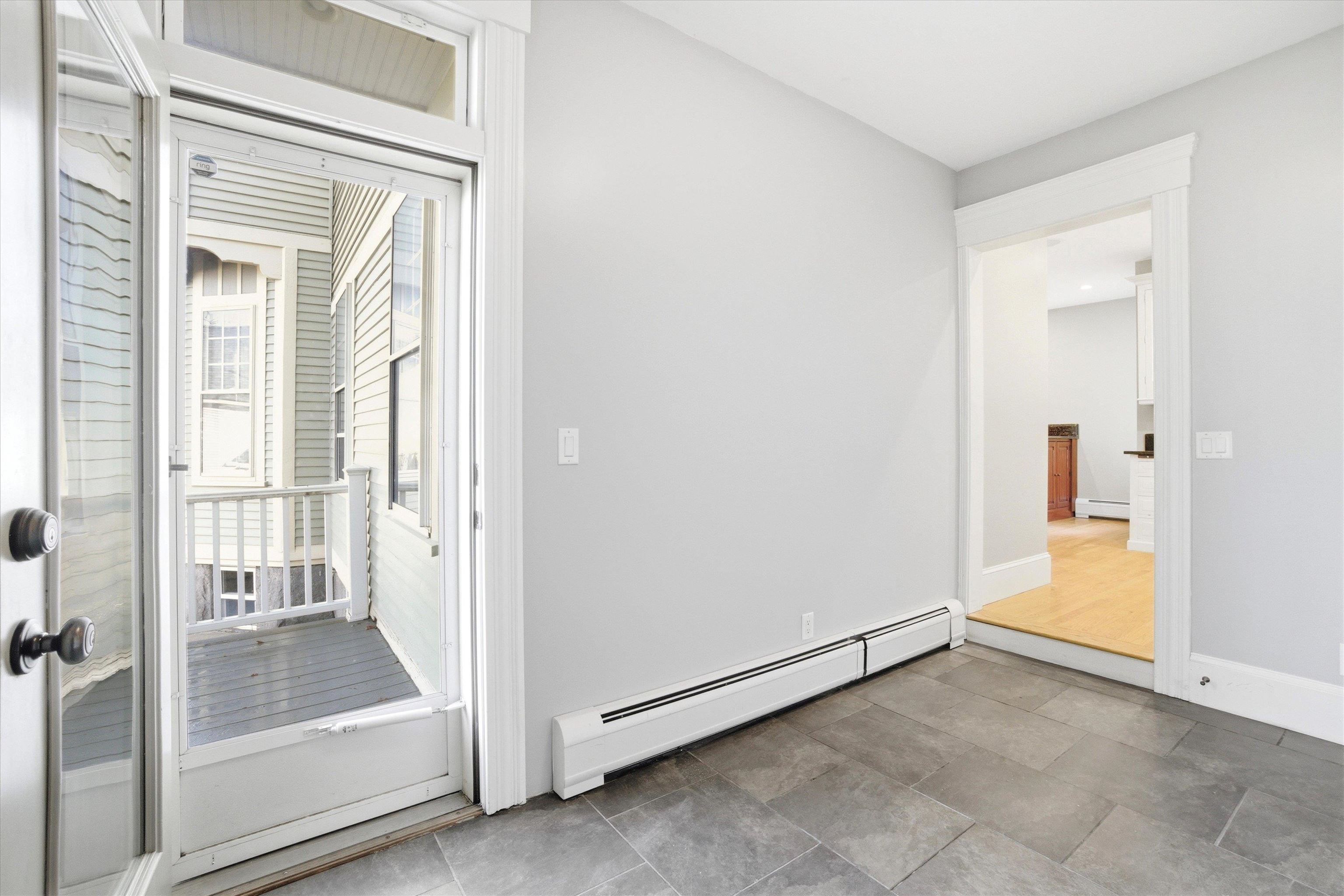 631 Lake Avenue Manchester, NH 03103 - Photo 34 of 57