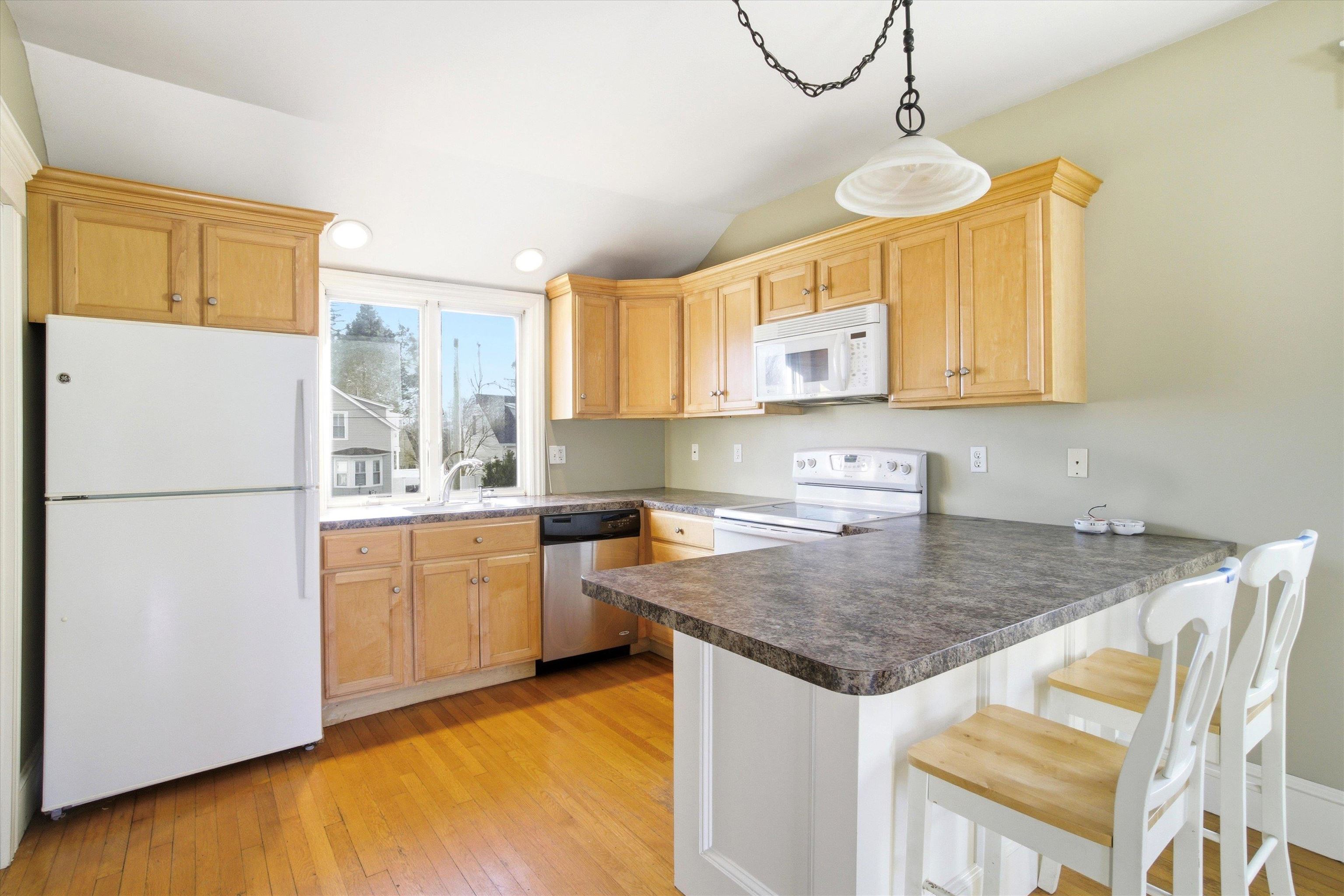 631 Lake Avenue Manchester, NH 03103 - Photo 41 of 57