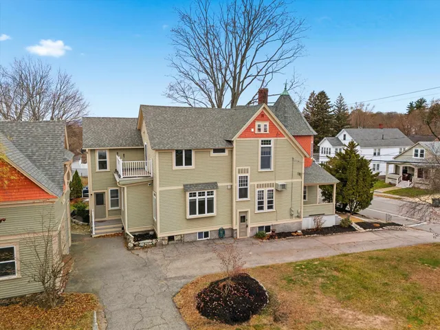 $750,000 | 631 Lake Avenue, Manchester, NH 03103