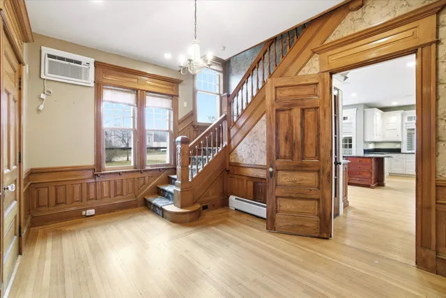 $750,000 | 631 Lake Avenue, Manchester, NH 03103