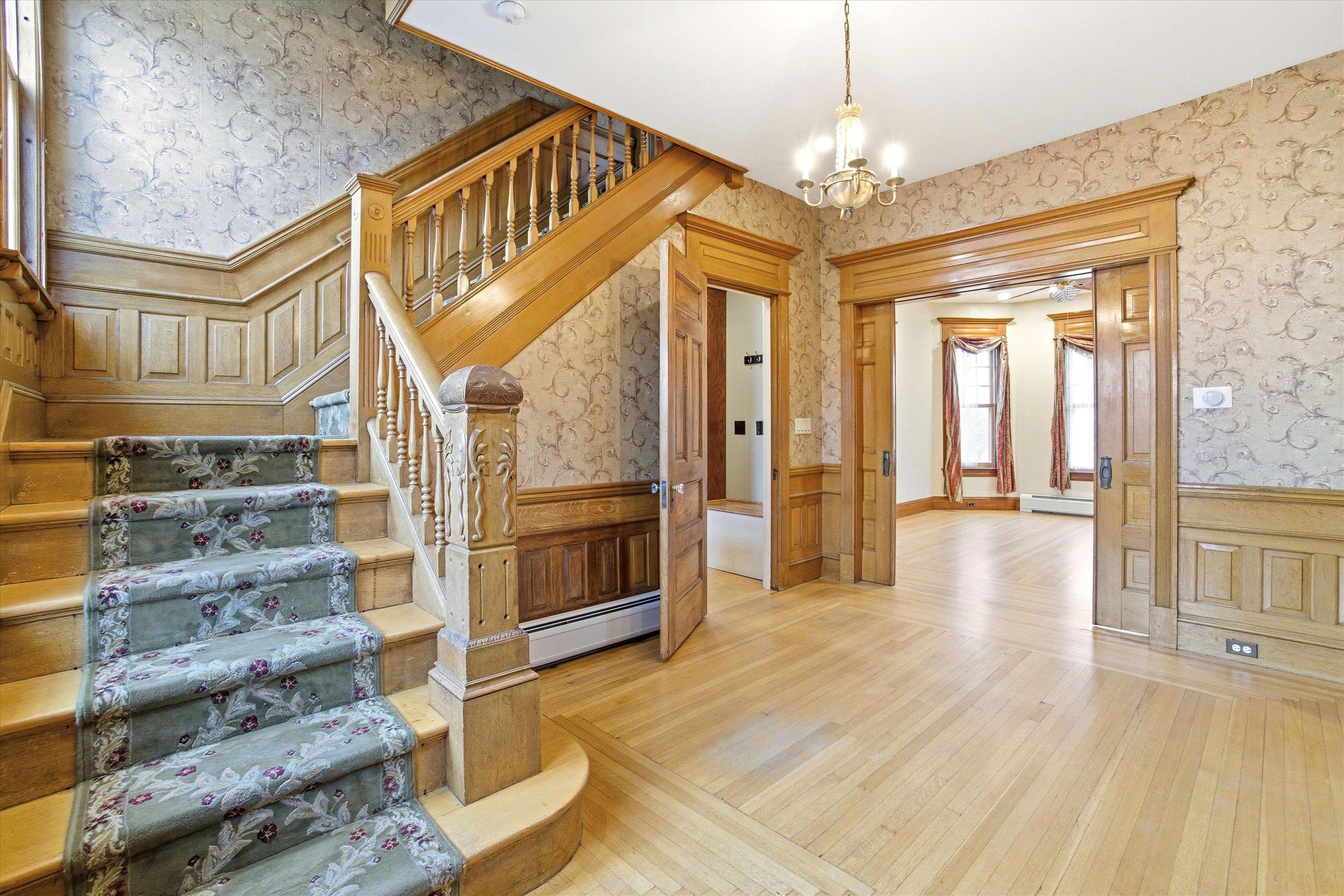 631 Lake Avenue Manchester, NH 03103 - Photo 10 of 57