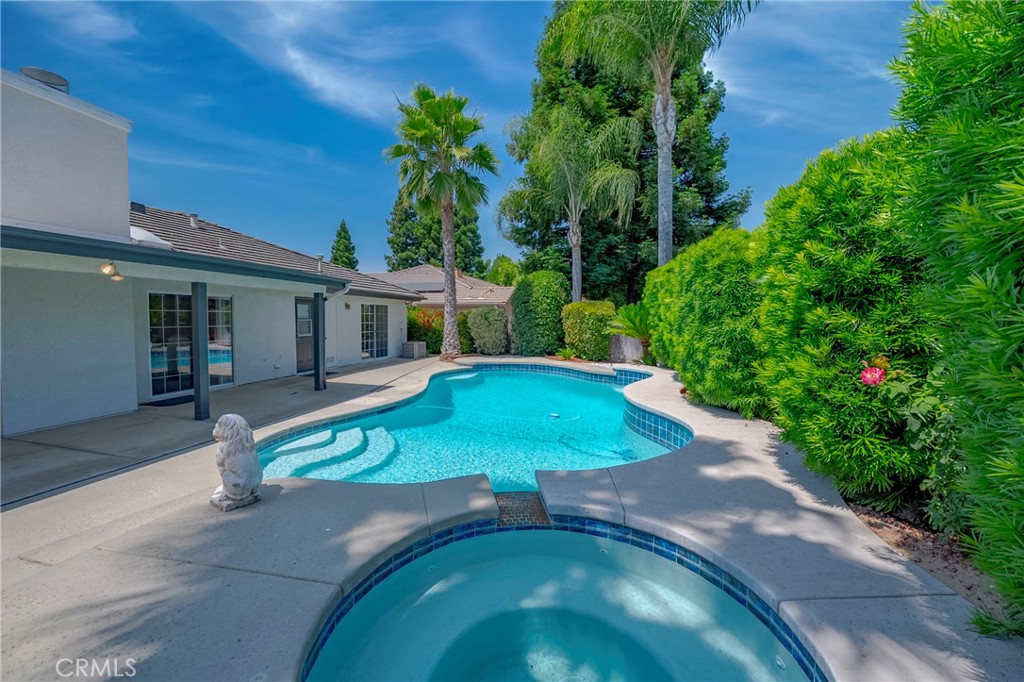 625 Redwing Drive Merced, CA 95340 - Photo 54 of 57 front view of a house with a yard
