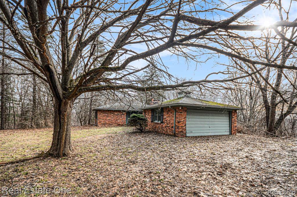 3277 South Milford Road Highland, MI 48357 - Photo 6 of 24 Gallery Image 6