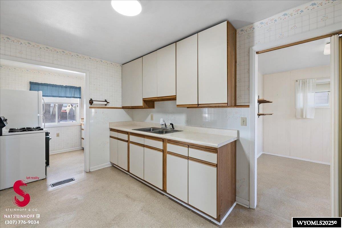 1315 Birch Street Casper, WY 82604 - Photo 20 of 37