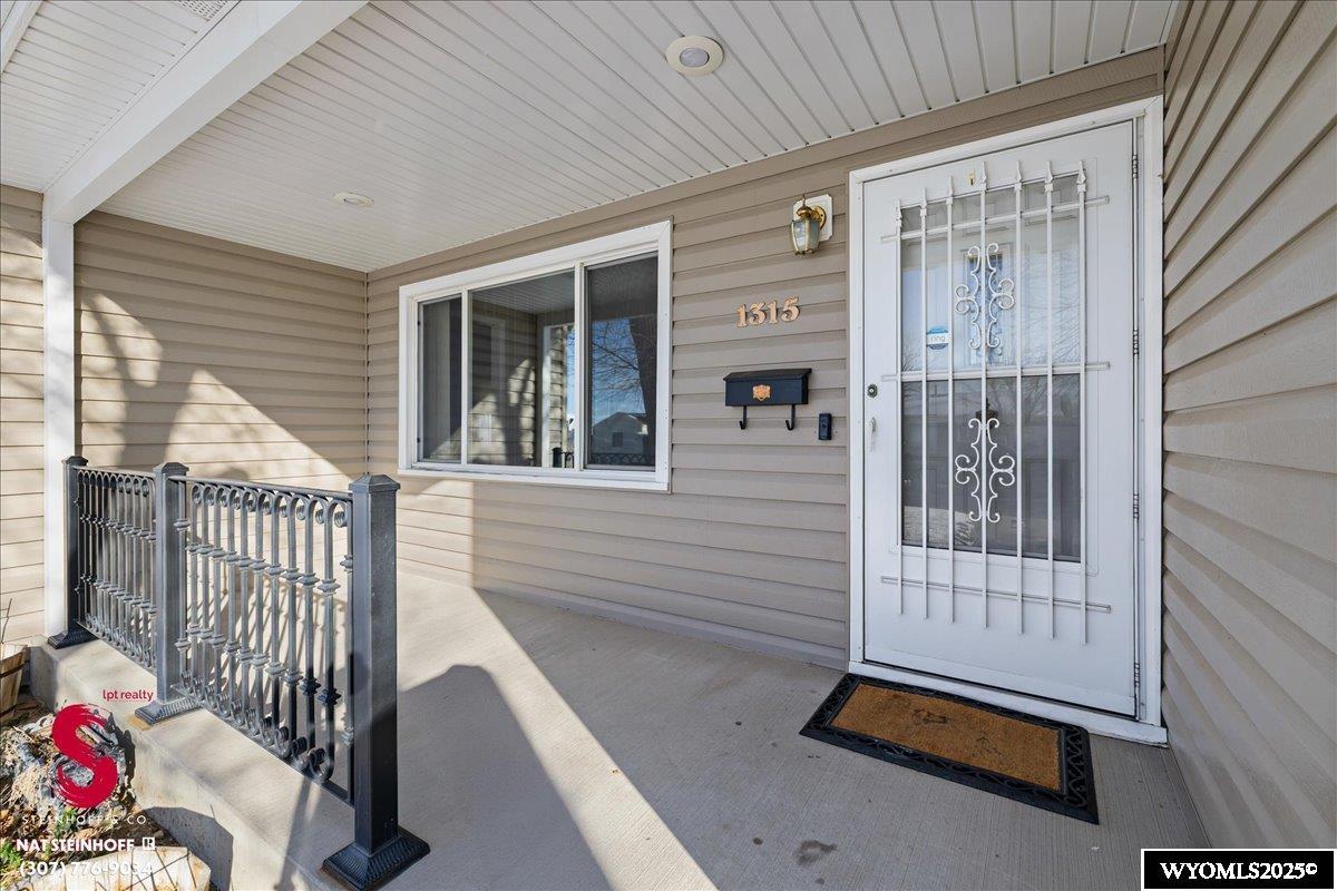 1315 Birch Street Casper, WY 82604 - Photo 4 of 37
