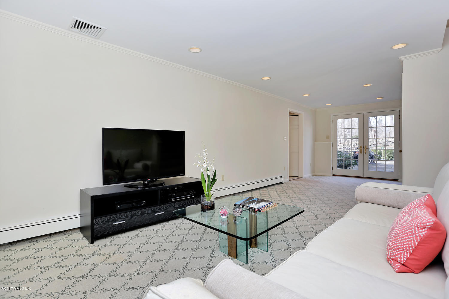 1 Bayside Terrace Riverside, CT 06878 - Photo 21 of 32 1 Bayside Terrace Riverside CT-large-019