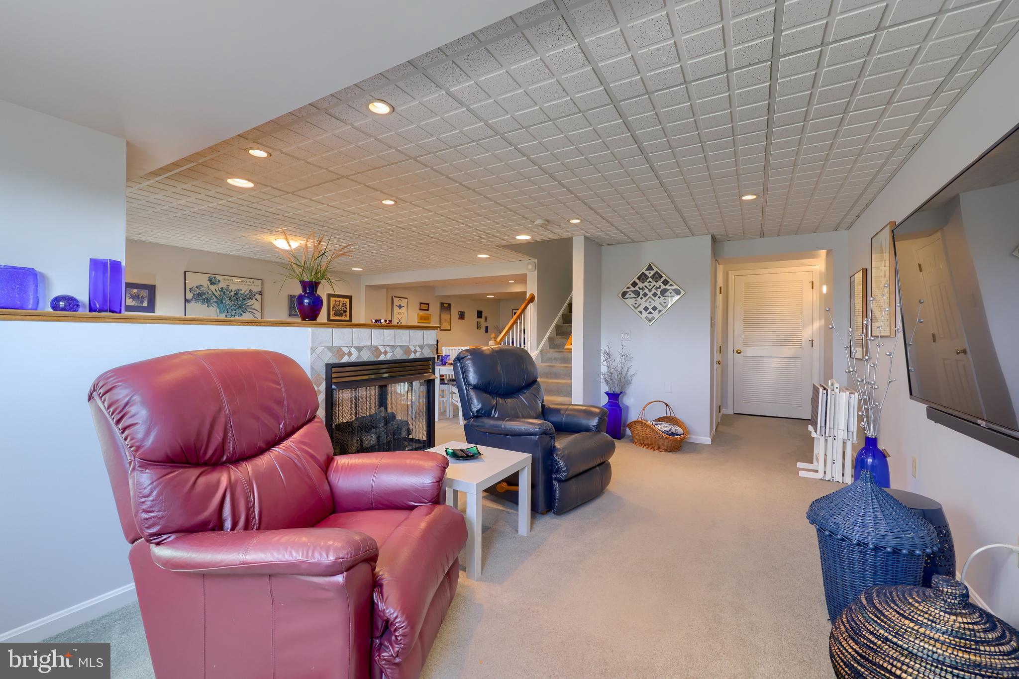 728 Skywalk Lane Lancaster, PA 17601 - Photo 15 of 39 a living room with furniture