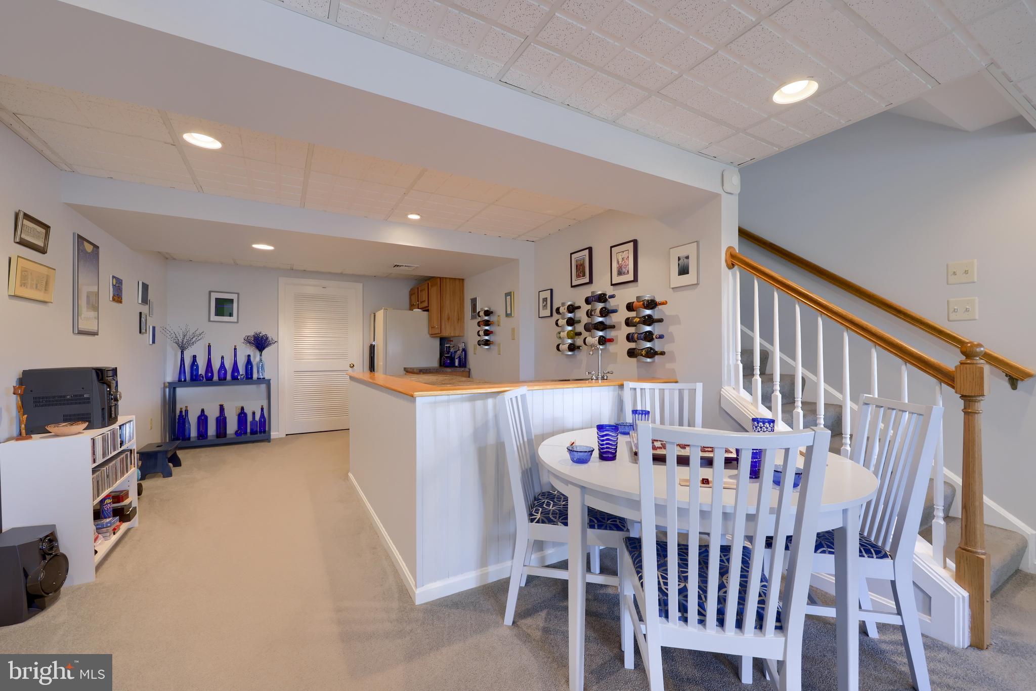 728 Skywalk Lane Lancaster, PA 17601 - Photo 16 of 39 a dining room with furniture and window
