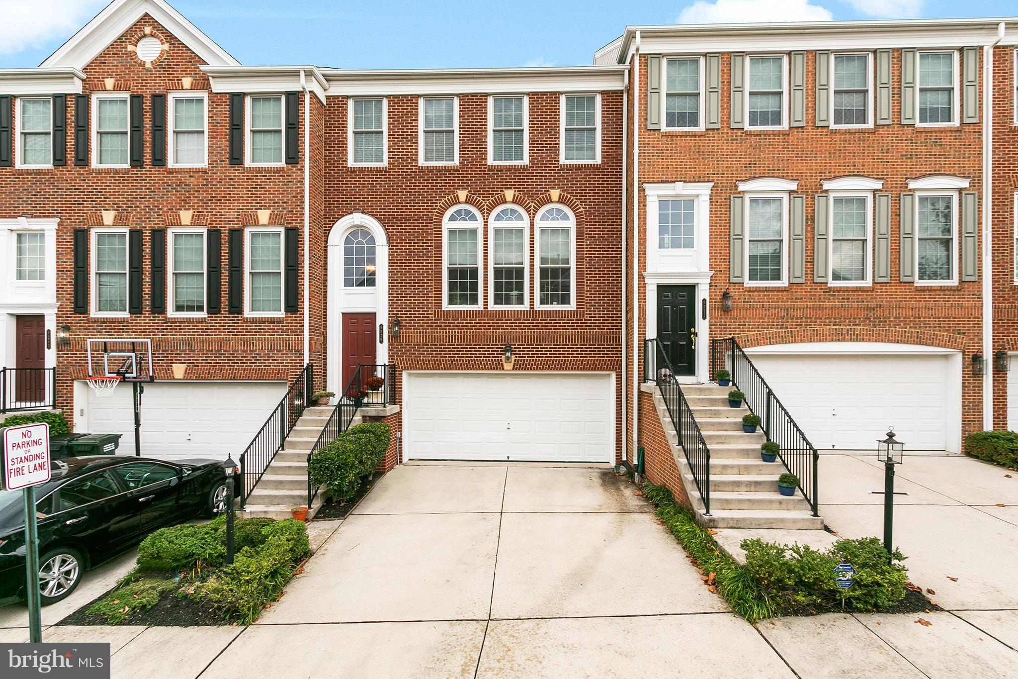 9275 Laurel Ridge Crossing Road Lorton, VA 22079 - Photo 1 of 30 Exterior (Front)
