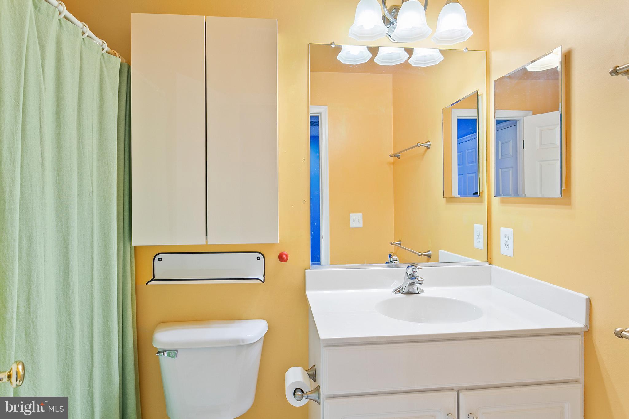 9275 Laurel Ridge Crossing Road Lorton, VA 22079 - Photo 20 of 30 Bath