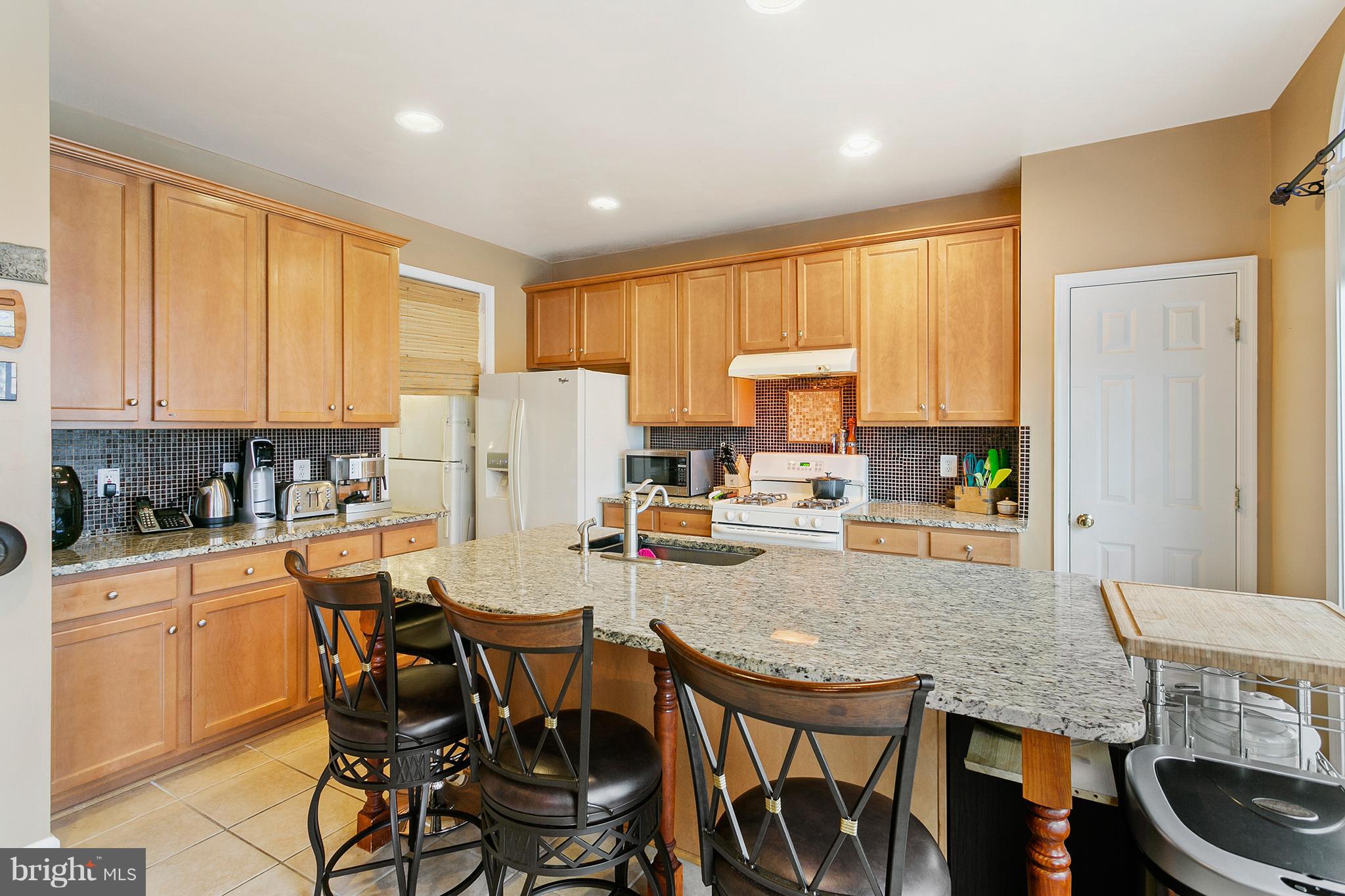 9275 Laurel Ridge Crossing Road Lorton, VA 22079 - Photo 3 of 30 Kitchen