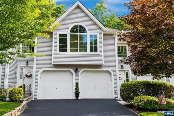 $875,000 | 18 Bradshaw Court, Unit B3, Hillsdale, NJ 07642