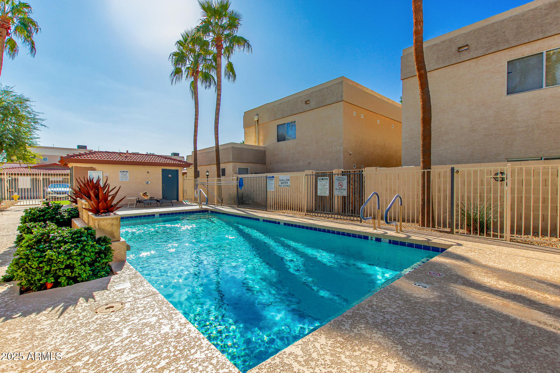 3221 North 37th Street, Unit 4 Phoenix, AZ 85018 - Photo 38 of 40 a view of a house with backyard and a garden