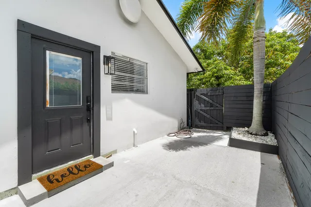 $2,000 | 43 West Plumosa Lane, Unit S, Lake Worth, FL 33467