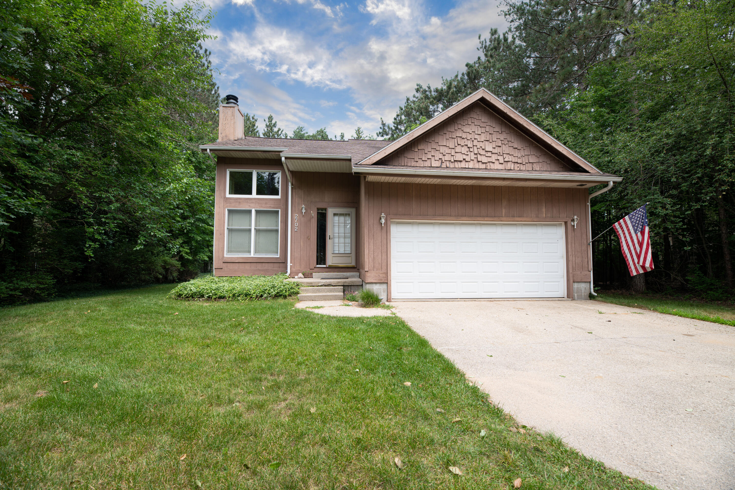 2702 Crystal Lake Road Whitehall, MI 49461 - Photo 2 of 33 3