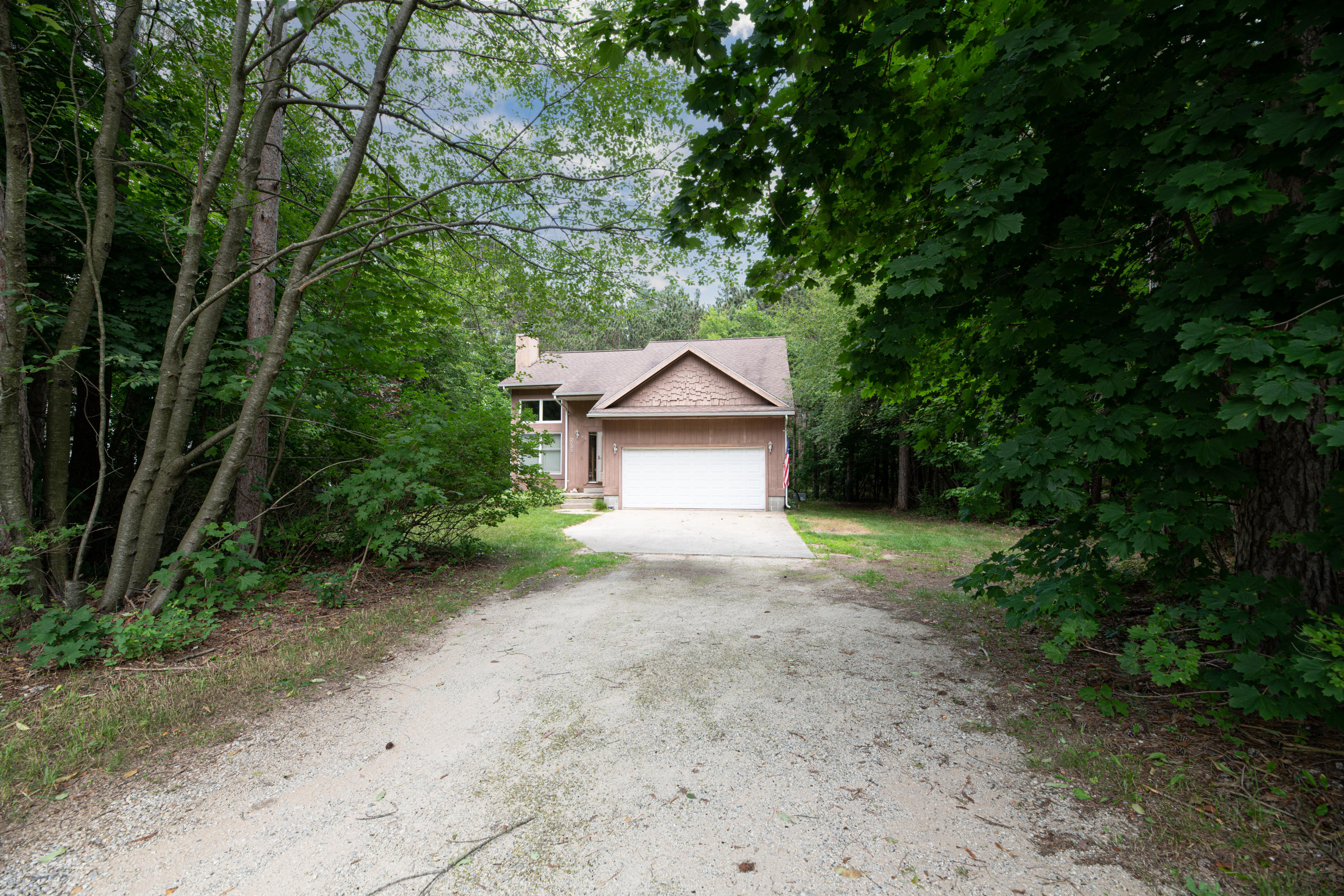 2702 Crystal Lake Road Whitehall, MI 49461 - Photo 3 of 33 5