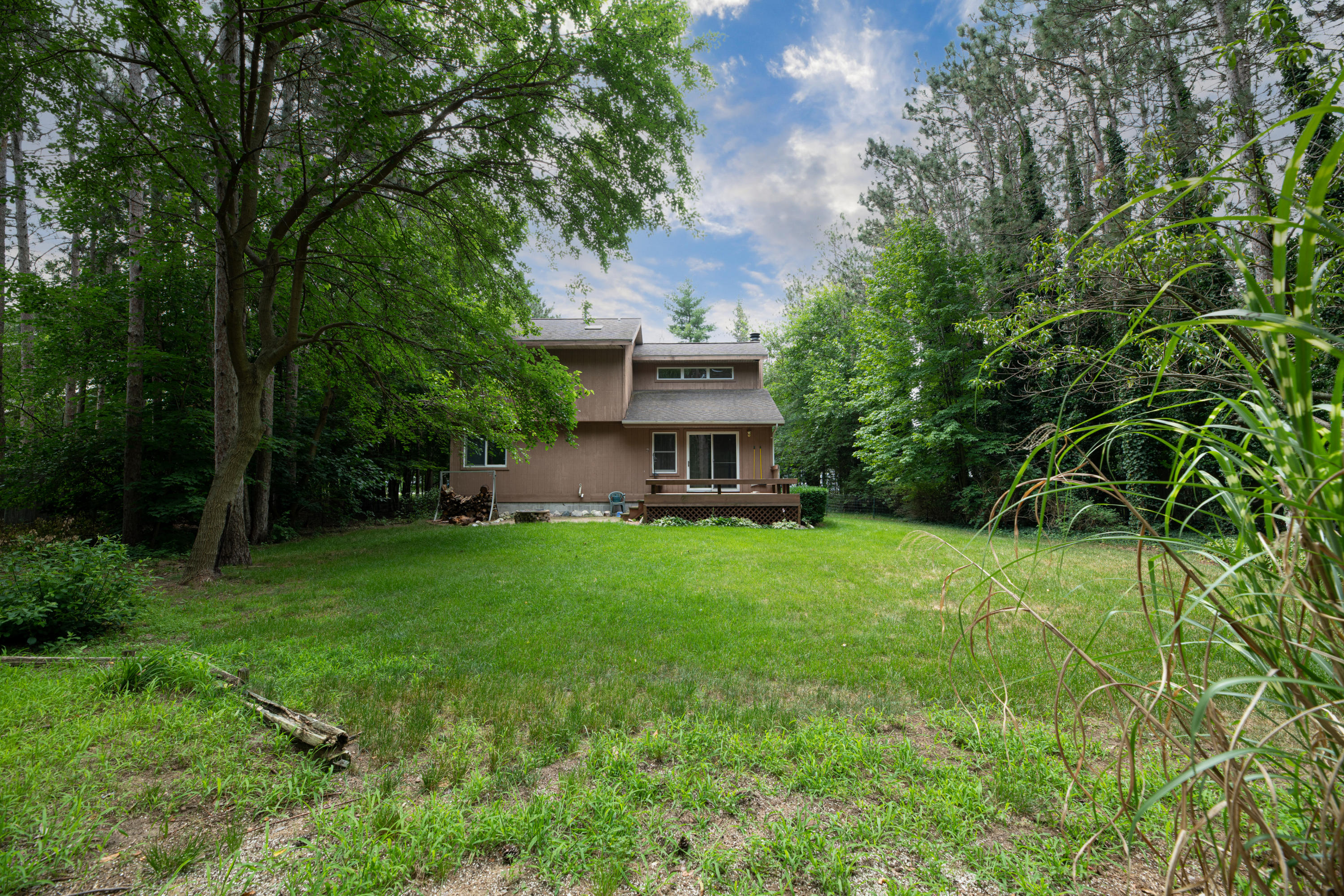 2702 Crystal Lake Road Whitehall, MI 49461 - Photo 4 of 33 7
