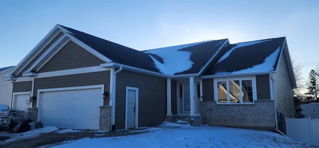 $425,000 | 1909 Spruce Meadows Drive Southeast, Rochester, MN 55904