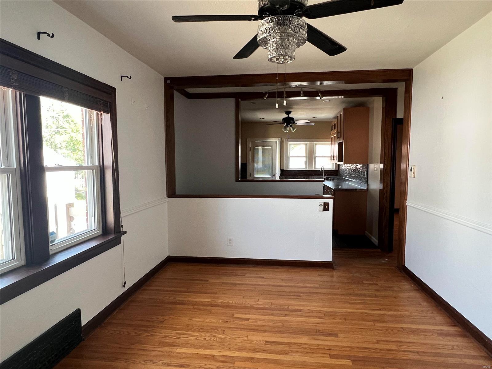 9274 MacKenzie Road St. Louis, MO 63123 - Photo 5 of 24 Gallery Image 5