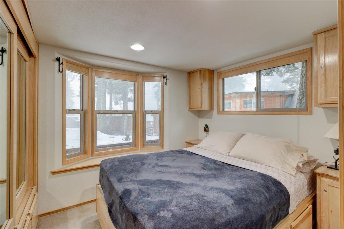 7979 Hyatt Prairie Road, Unit 45 Ashland, OR 97520 - Photo 13 of 40 09-7979 Hyatt Prairie Road #45-9