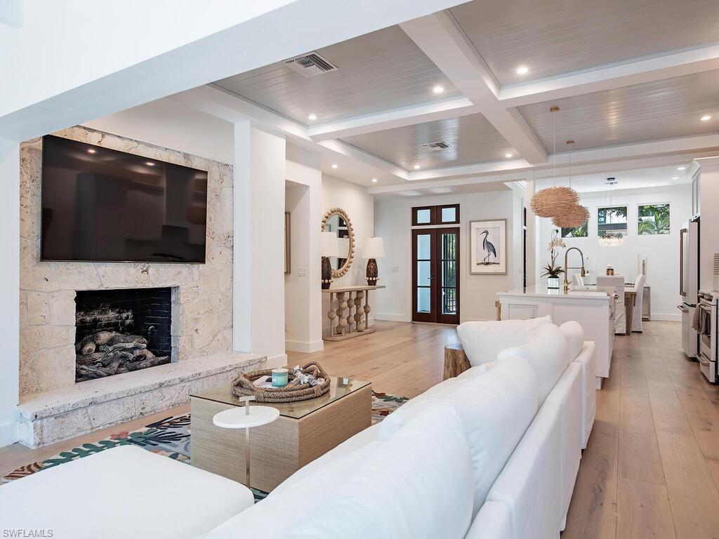 Undisclosed Address Naples, FL 34102 - Photo 2 of 12