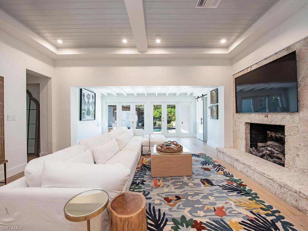 Undisclosed Address Naples, FL 34102 - Photo 3 of 12