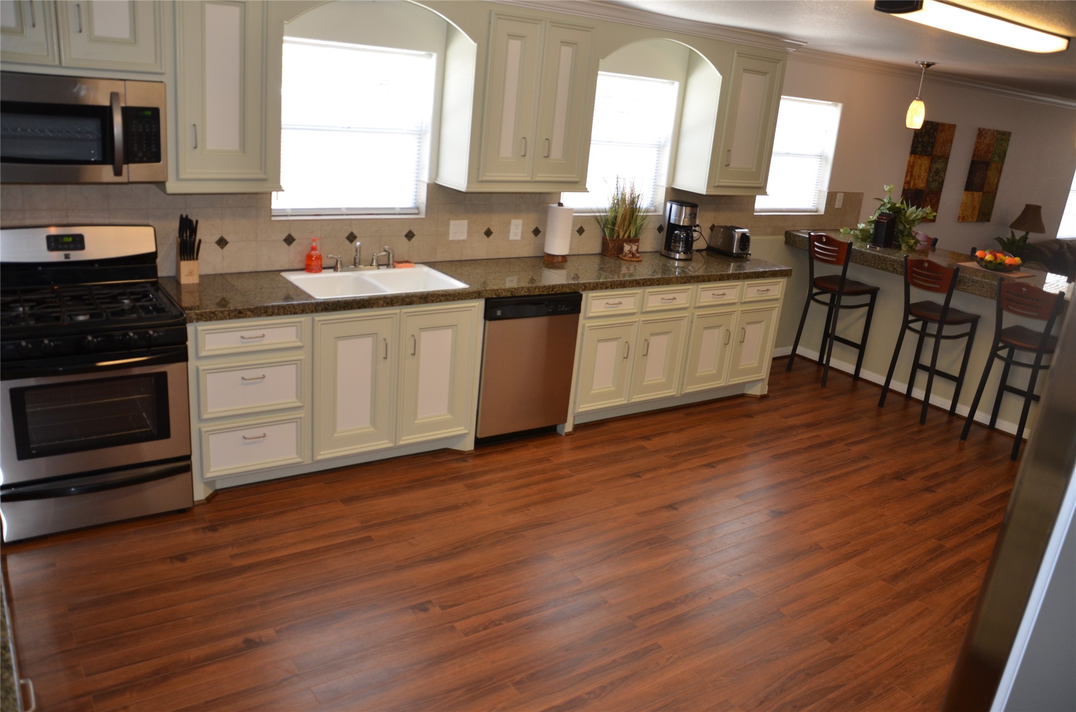 11608 Old Main Street Loop Road Houston, TX 77025 - Photo 6 of 33 Gallery Image 6