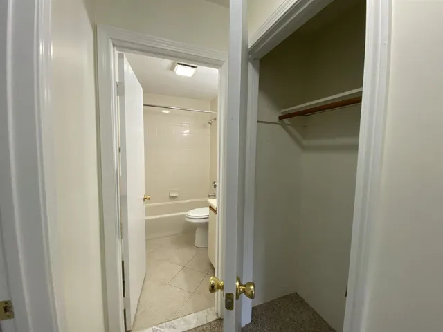 $1,727 | 379 Huse Road, Unit 19, Manchester, NH 03103